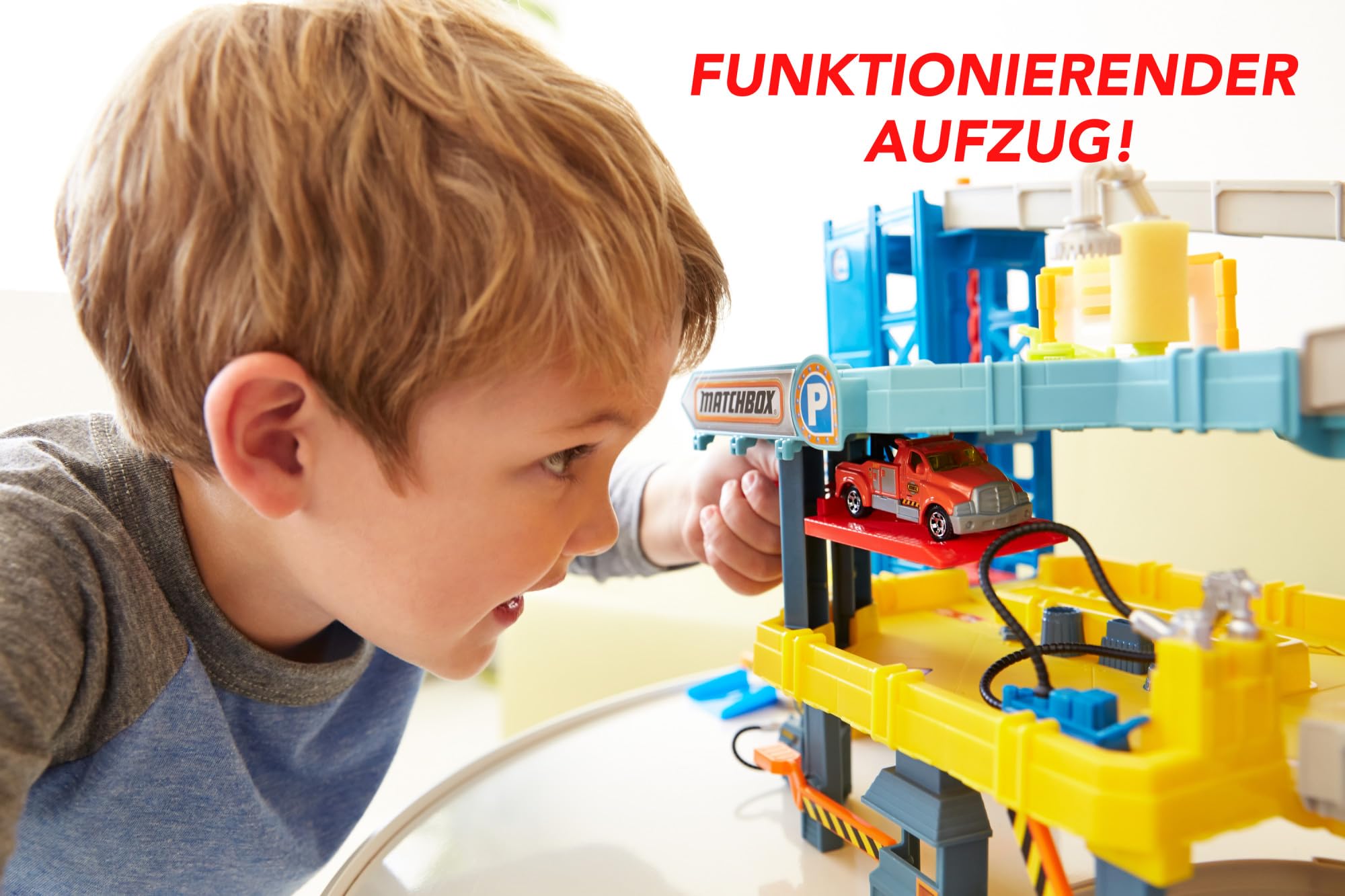 matchbox-action-drivers-cjm67-autorennbahn-4-st-ckig-mit-auto image 2